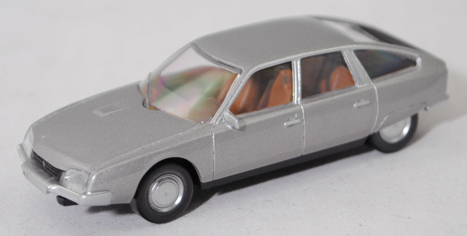 Citroen CX 2000 Berline (1. Generation, MA-P, Serie 1, Modell 1974-1978), gris largentière (Farbcode AC 082, silbergraumetallic), Norev, 1:63, Werbeschachtel