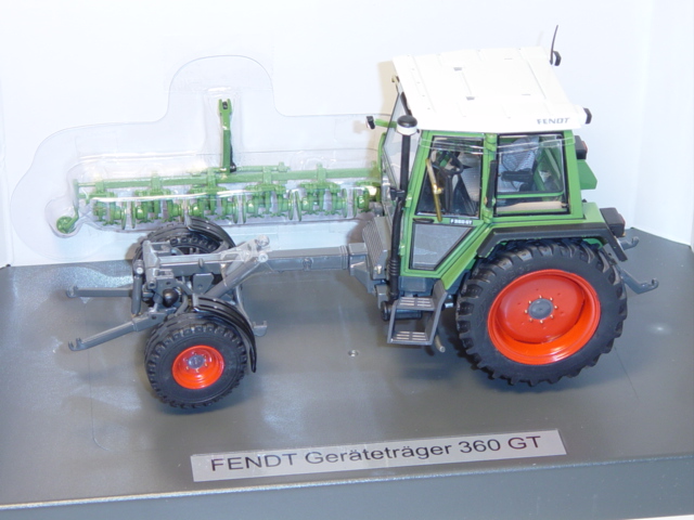 Fendt Geräteträger 360 GT, resedagrün/grau, mit Rübenhacke, Türen + Frontscheibe + Heckscheibe zu öf