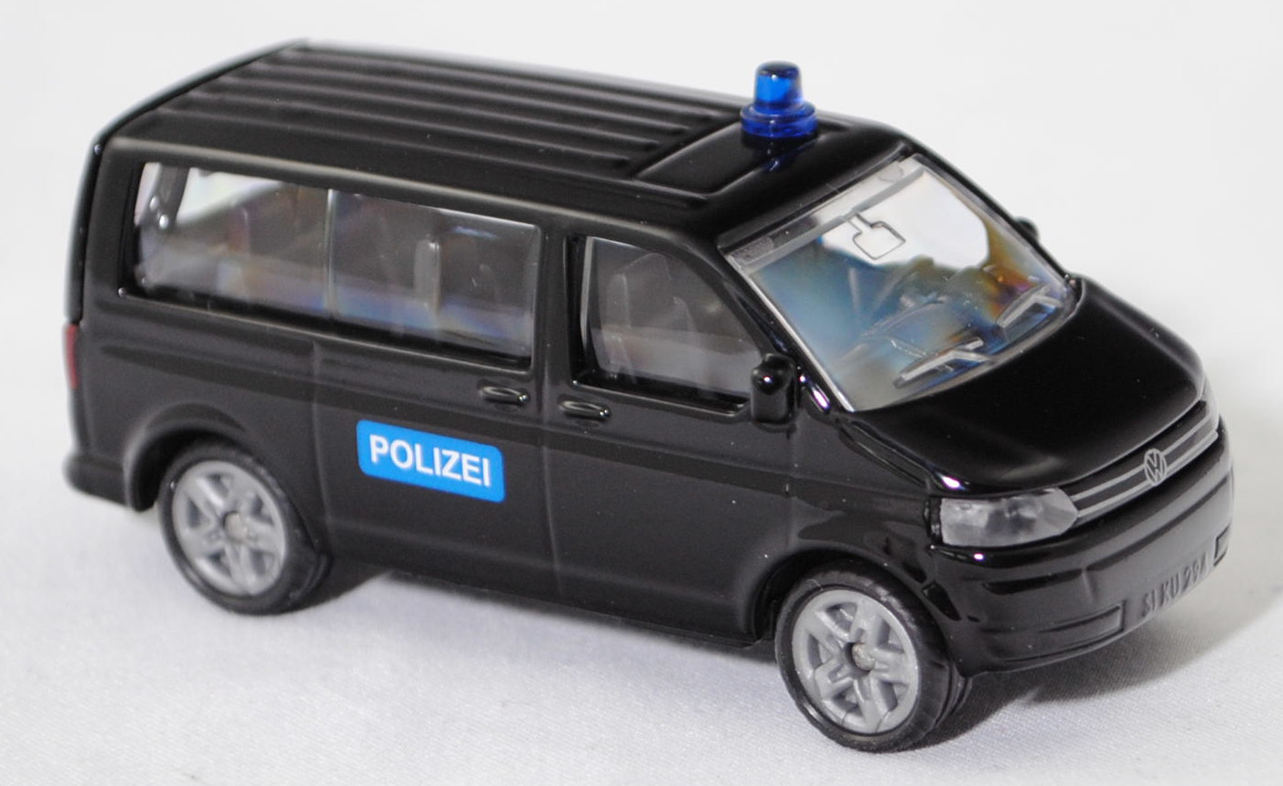 00000 VW T5 GP Multivan Highline 2.0 TDI (Typ 2 Transporter 5, Typ 7E, GP 2009, Modell 2009-2015) Sondereinsatzkommando, schwarz, POLIZEI, SIKU SUPER, 1:61, P29f