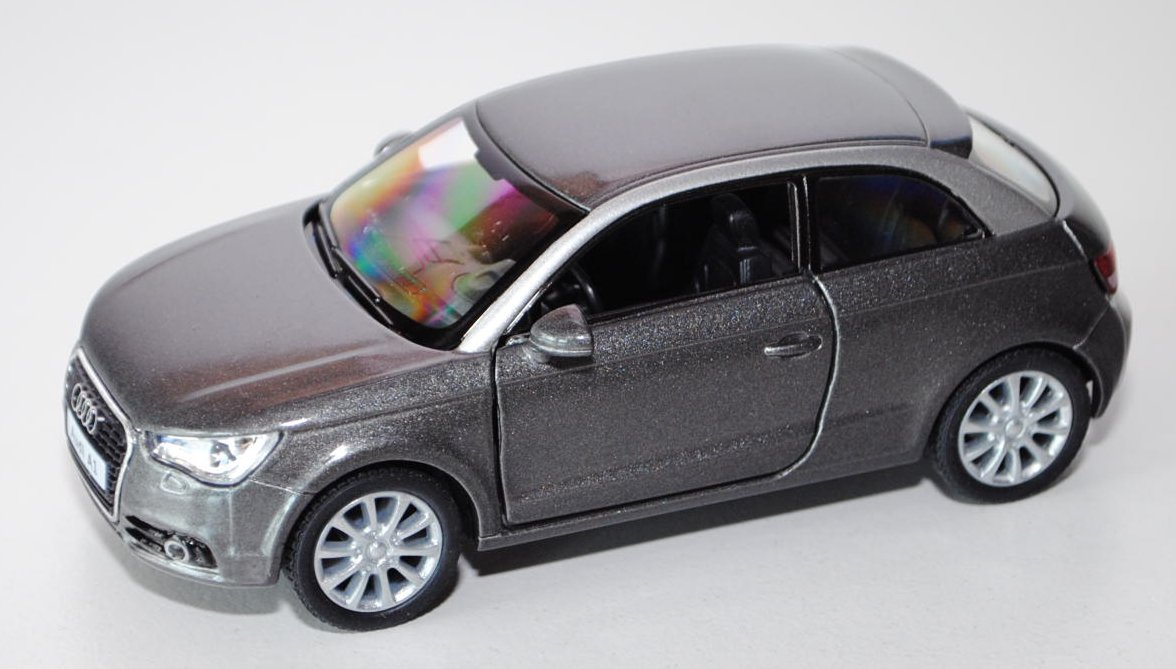 Audi A1, Modell 2010-, graumetallic, Kinsmart, 1:32