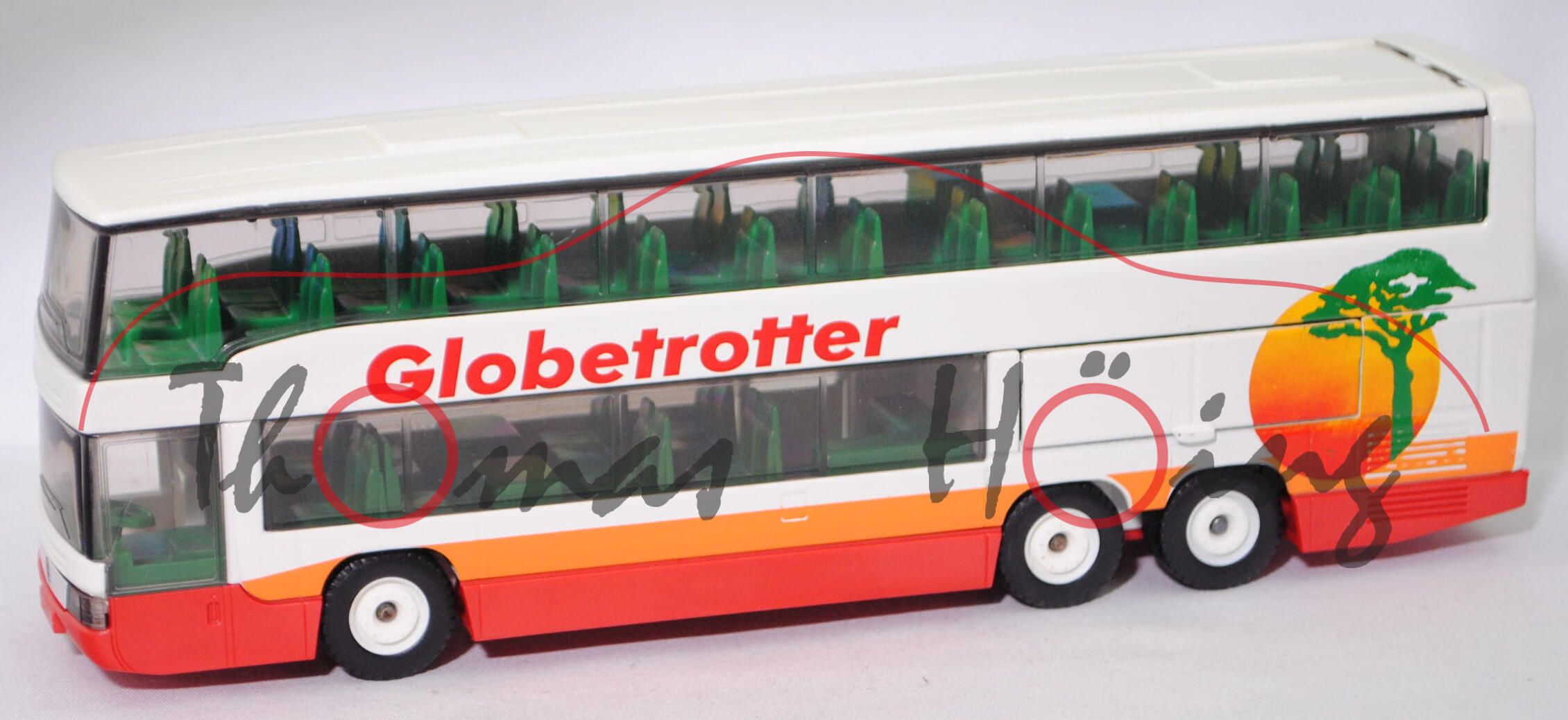 00005 Mercedes-Benz O 404 DD Reisebus, weiß/rot, innen minzgrün, Globetrotter, LKW16, SIKU, 1:55