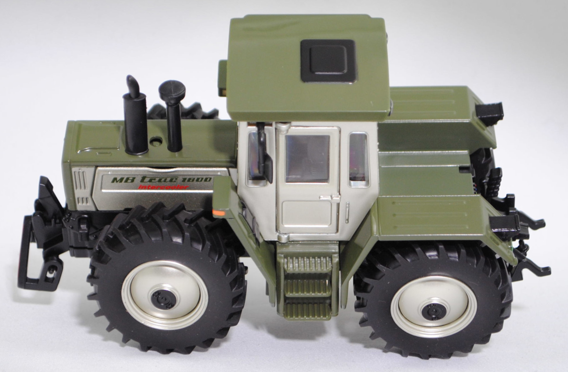 00000 Mercedes-Benz MB trac 1800 intercooler (schwere Baureihe, Baureihe 443, 2. Serie, MoPf, Modell 1990-1991), silberdistel/olivgrün, SIKU FARMER CLASSIC 1:32, L17mK (Limited Edition)