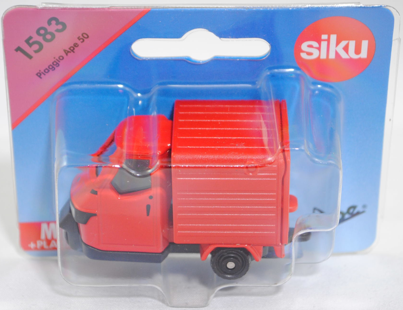 00001 Ape 50 2T E4 Kasten (Typ E4, Modellcode E33L000A40, Modell 2019-), verkehrsrot (red sprint), Chassis ohne kleine Niete vor der Hinterachse, SIKU SUPER, 1:43, P29e