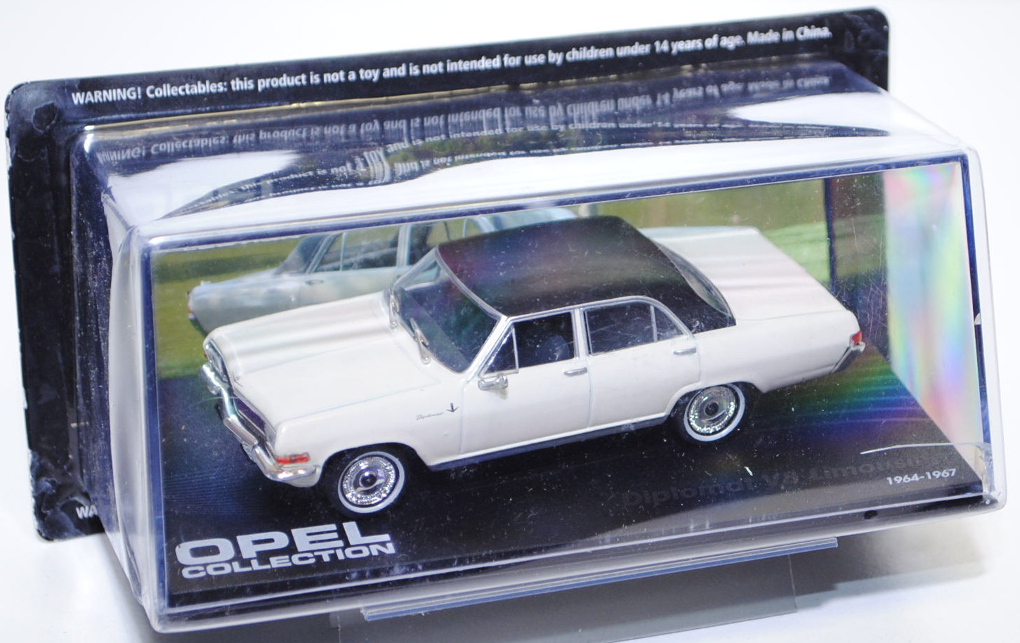 Opel Diplomat V8 Limousine (Typ A), Modell 1964-1967, grauweiß/schwarz, EAGLEMOSS INTERNATIONAL LTD,