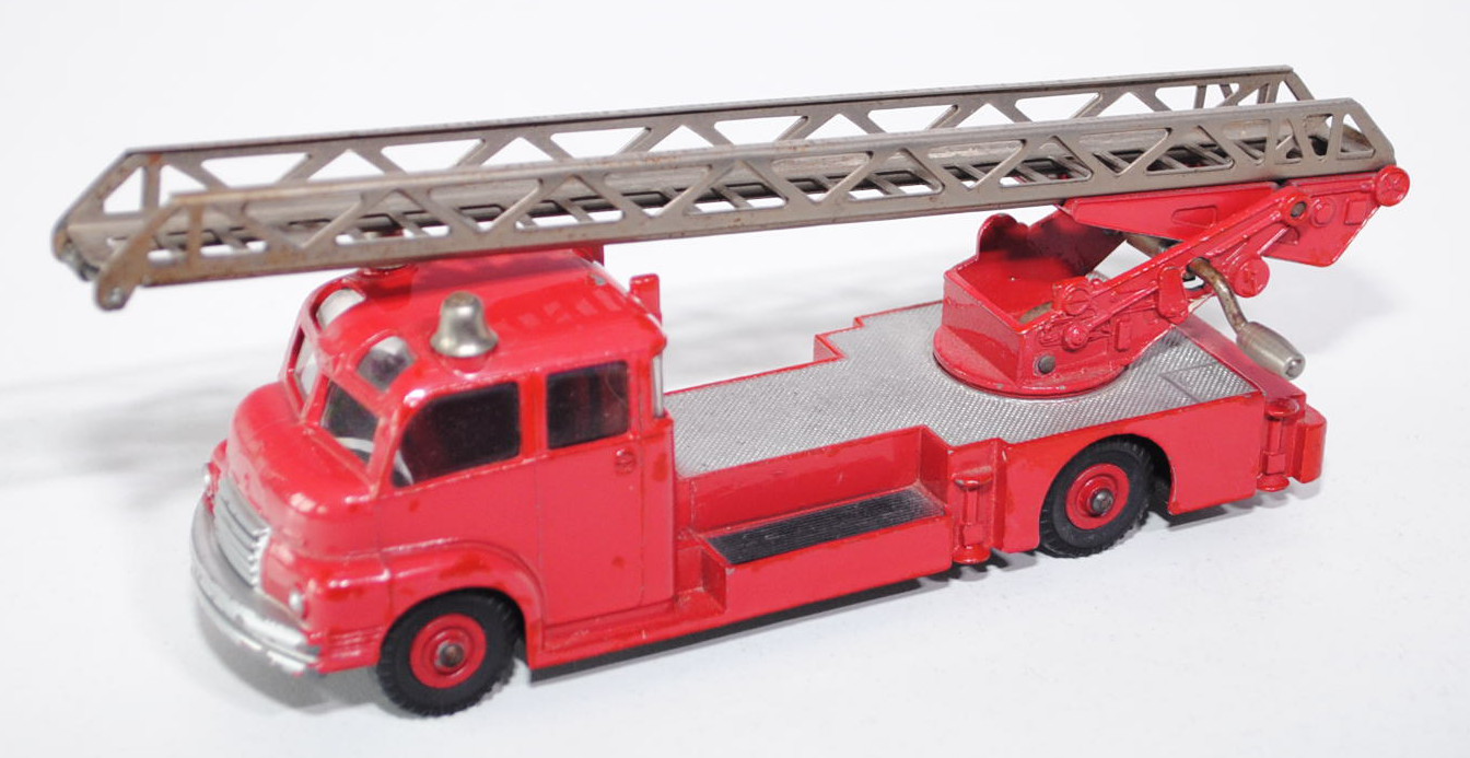 Bedford Turntable Fire Escape (Feuerwehr Drehleiter), Modell 1958-1969, karminrot/schwarz, rechte Ku