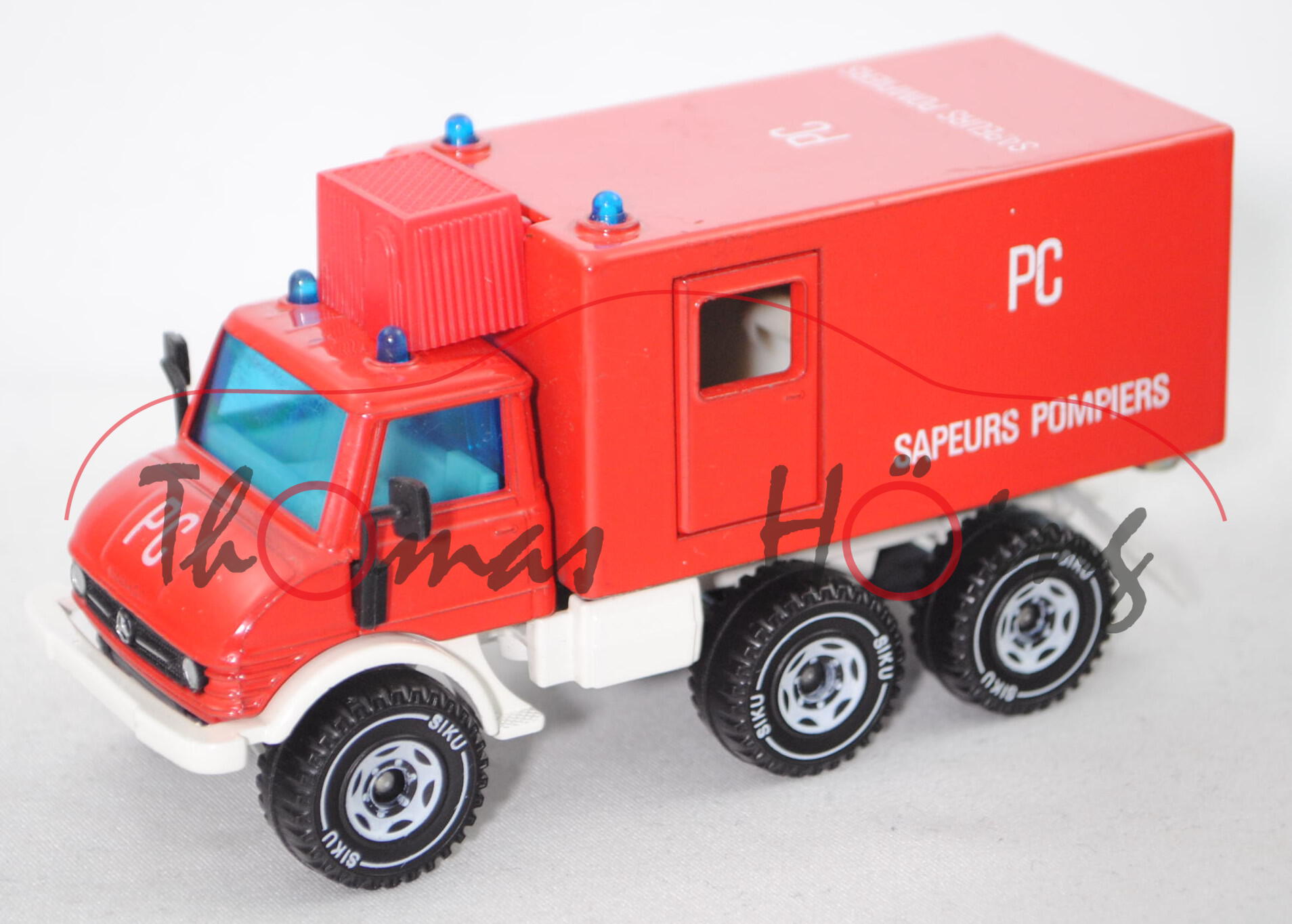 00101 F MB Unimog U125 (Baureihe 416, Mod. 70-88) Santiätswagen, rot/weiß, PC / SAPEURS POMPIERS