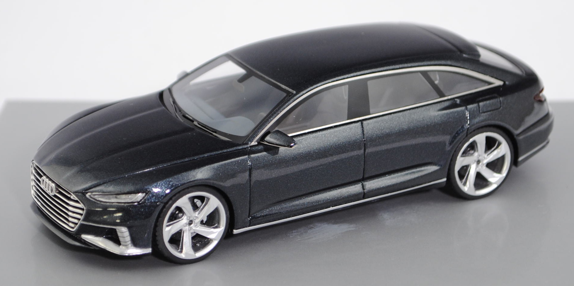 Audi prologue Avant concept, fusionblau, Automobil Salon Genf 2015, Looksmart Models, 1:43, Werbesch