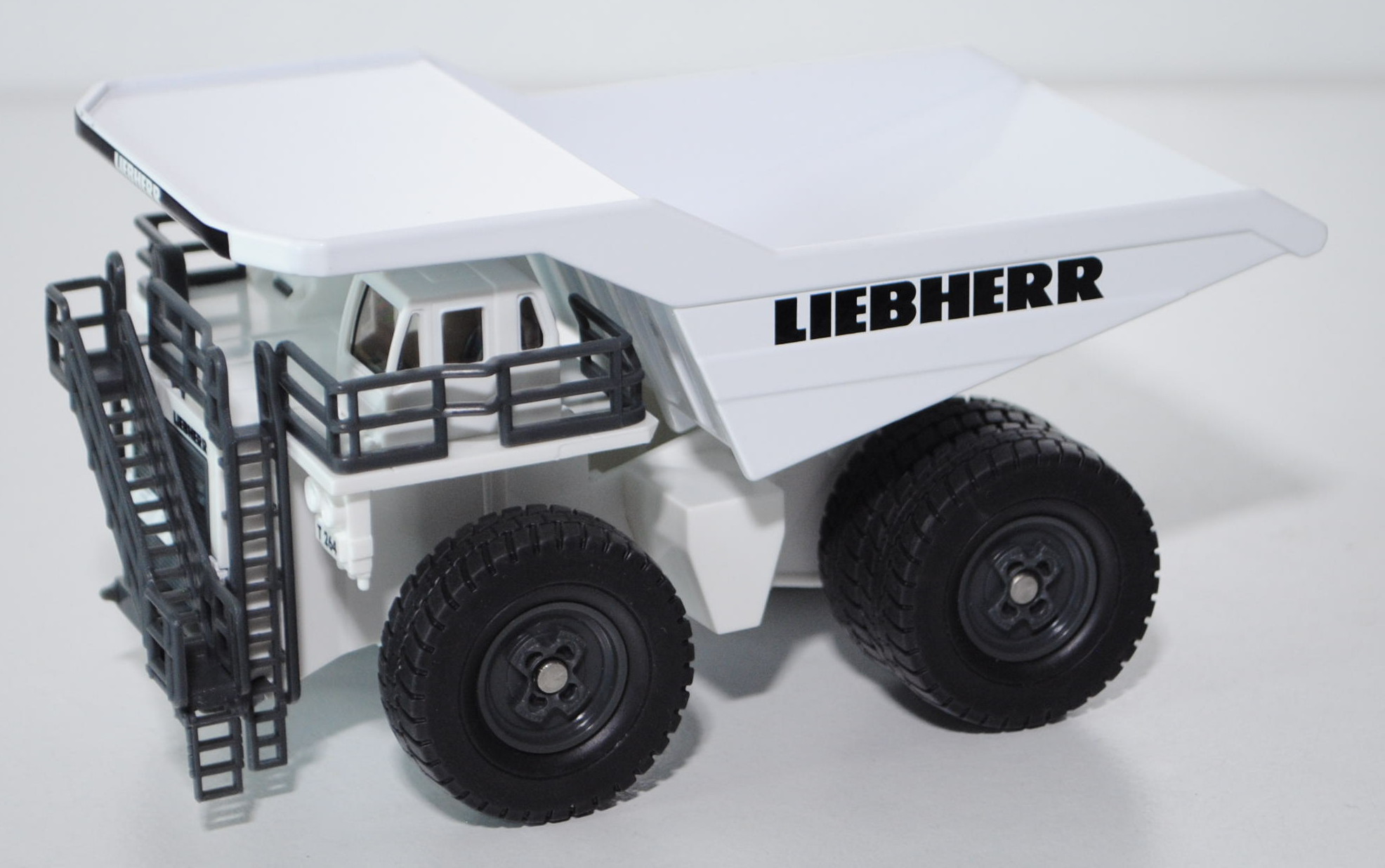 00000 Liebherr-Muldenkipper T 264 (Modell 2013-2016), reinweiß/basaltgrau, LIEBHERR, 1:87, L17mpK