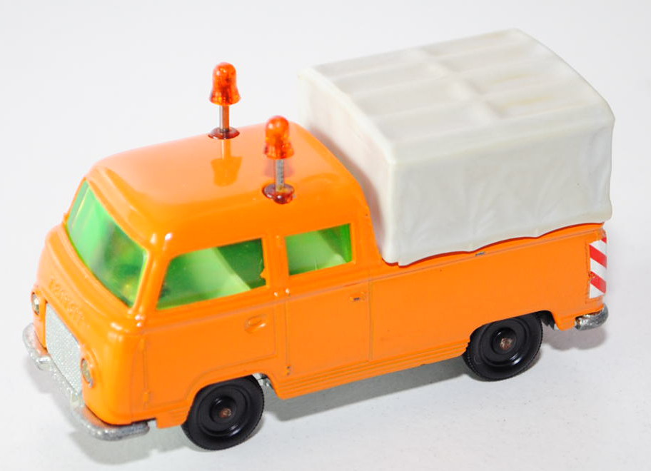 Ford Taunus Transit Autobahn-Streckenwagen, hellrotorange, innen hellblau, Lenkrad schwarz, mit Heck