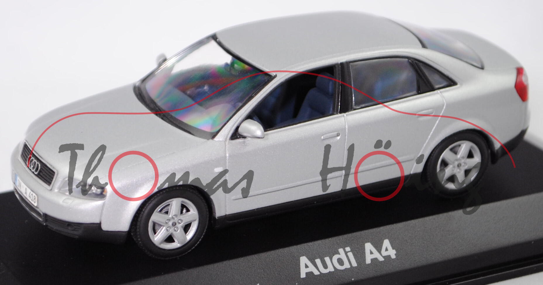 Audi A4 3.0 (B6, Typ 8E, Mod. 00-03), lichtsilber, Schrift 2.8 hinten (falsch), Minichamps, 1:43, mb