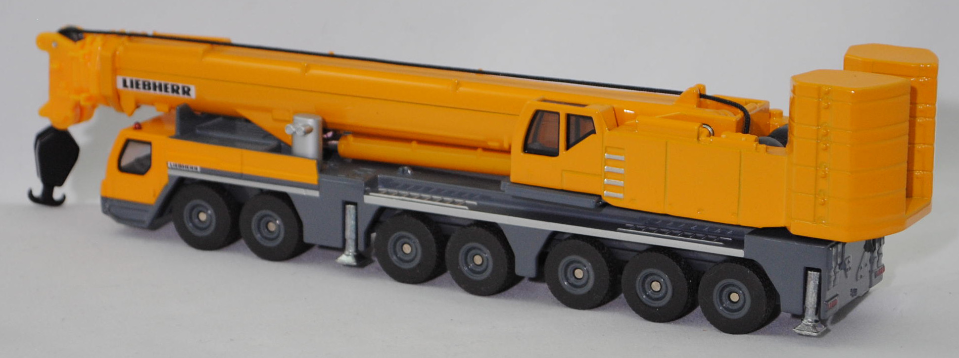 00000 LIEBHERR LTM 1400-7.1 Mobilkran (1. Generation, Modell 2005-2022), chromgelb/blaugrau, LIEBHERR, Bpr. ohne Adresse, ohne Chargennummer, SIKU SUPER, 1:87, L17mpK
