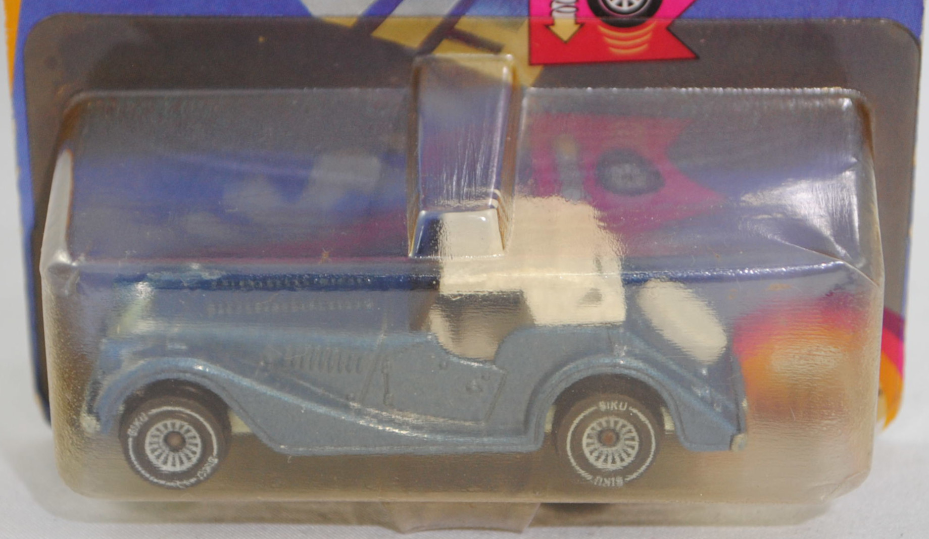 00000 Morgan Plus 8 3.5 V8 (1. Generation, Modell 1981-1987), hell-violettblaumetallic, innen reinweiß, W-Germ, ohne CE-Zeichen, B4, SIKU SUPER, 1:52, P21 vergilbt