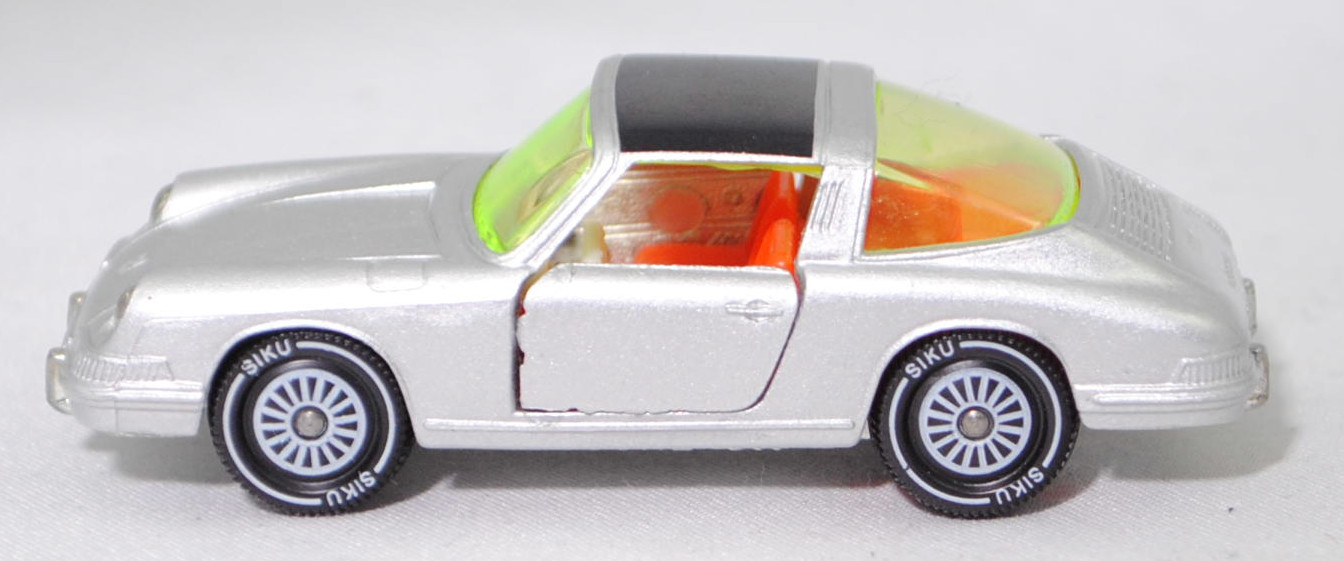 00004 Porsche 911 E Targa (F-Modell bzw. Urmodell, B-Serie, Modell 1968-1969), silber, Lenkrad weiß, Dach schwarz, Bpr. V234 und 1010, W-Germ, Verglasung gelbgrün, R11 gerillt, SIKU, 1:60, m