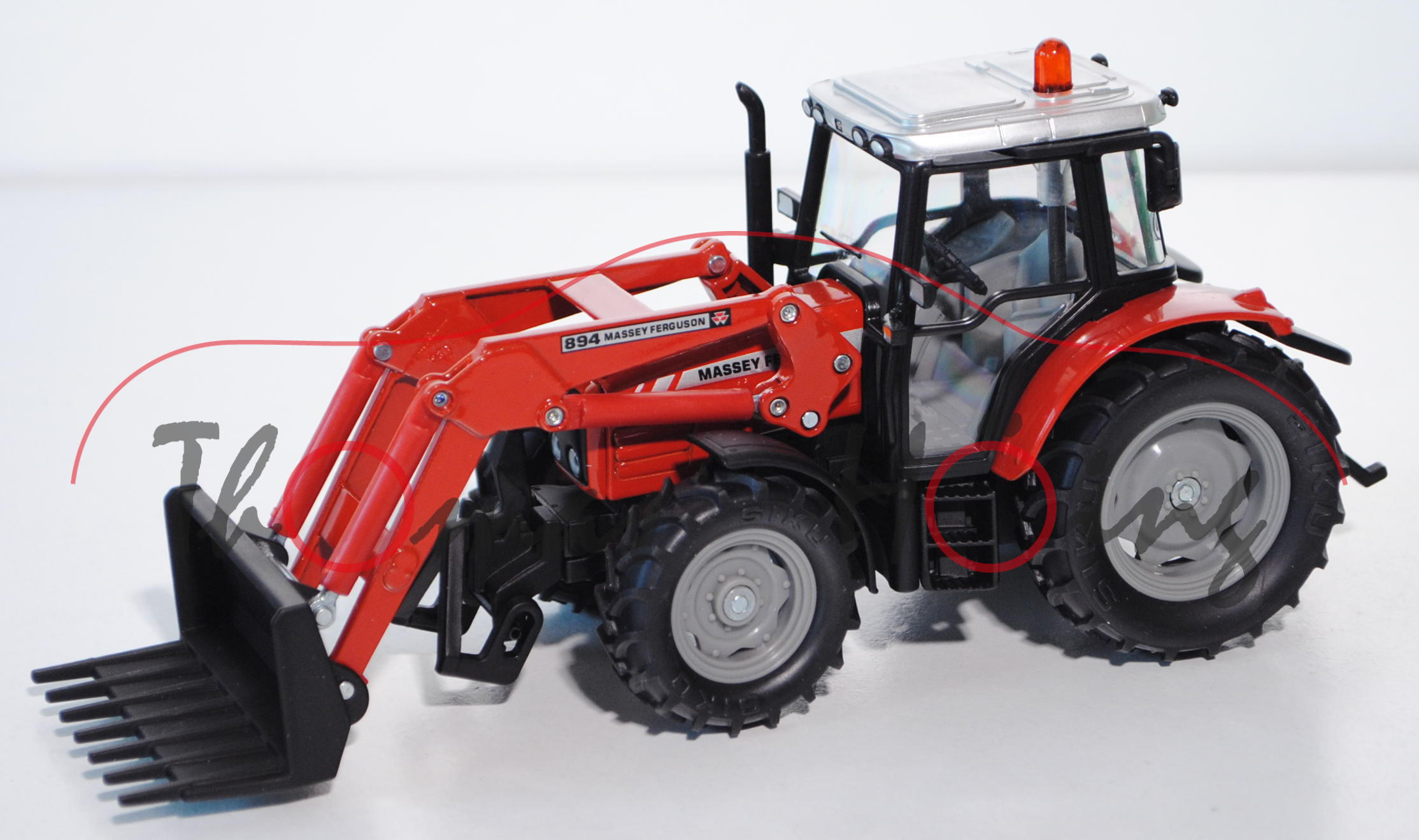 00000 Massey Ferguson 5455 mit Frontladergabel, Frontladergabel fest verbunden, SIKU 1:32, L17P m-