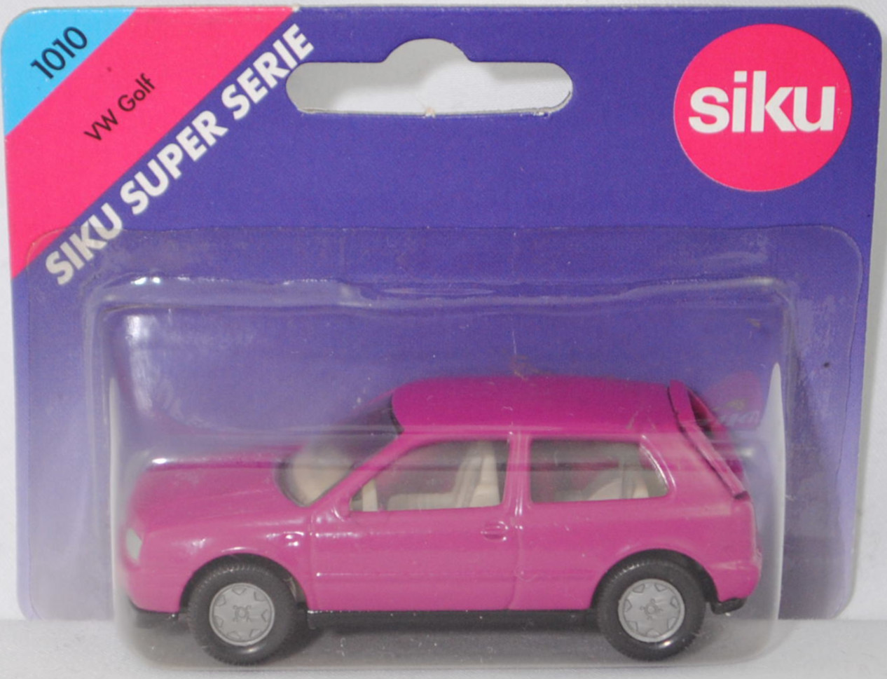 00003 VW Golf III 1.8 GL (Typ 1H, Vorfacelift, Modell 1991-1994), dunkel-verkehrspurpur, innen grau, Lenkrad grau, Chassis schwarz, Hong, Bpr. 1010 / 0842, SIKU SUPER, 1:56, P25