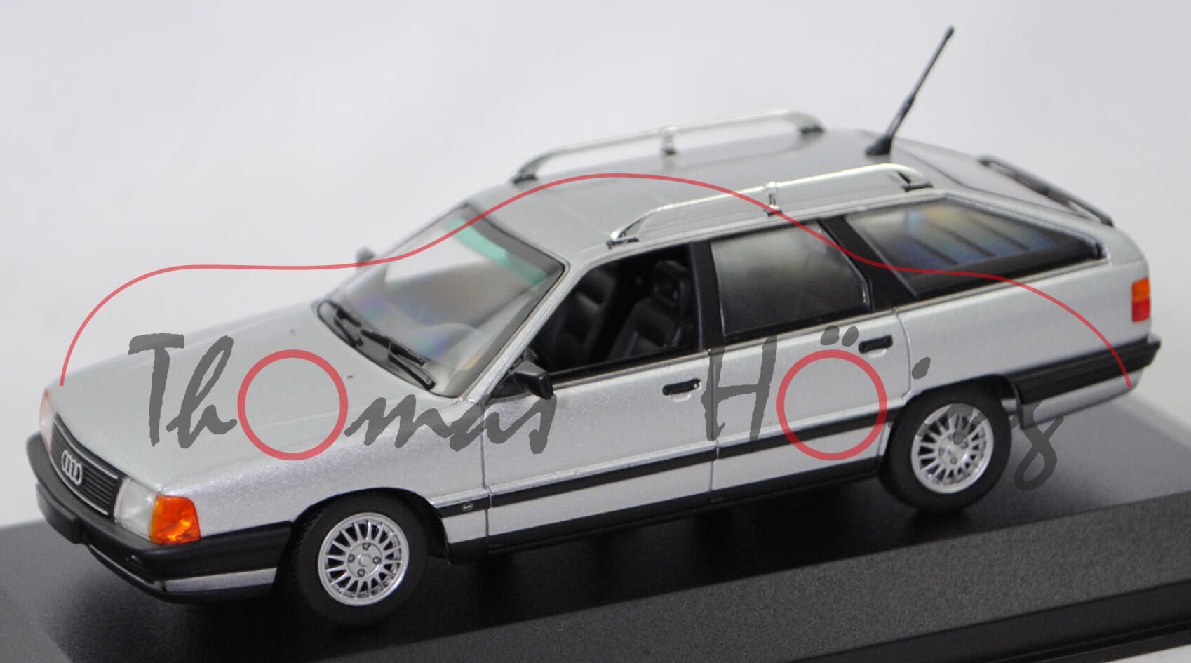 Audi 100 Avant 2.3 E (3. Generation, Baureihe C3, Typ 44, Facelift 1988, Modell 1988-1991), kristallsilber metallic (LY7T), Maxichamps, 1:43, PC-Box