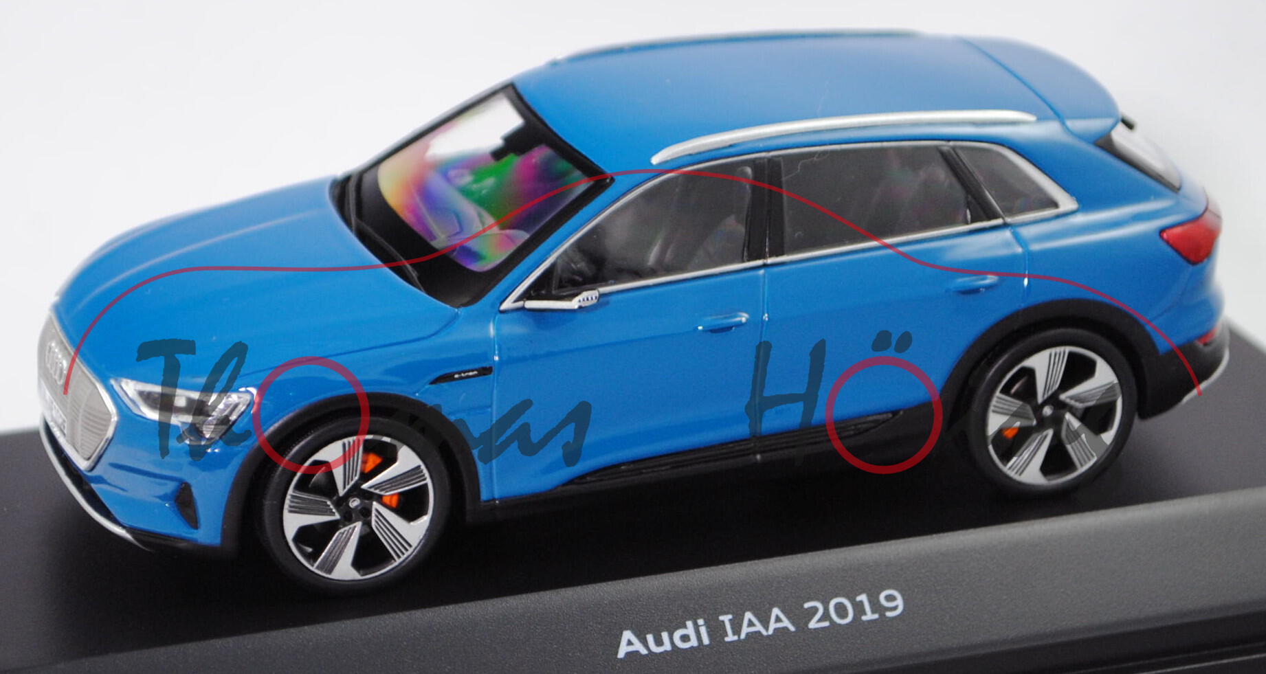 Audi e-tron advanced 55 quattro (Mod. 18-19), antiguablau, Audi IAA 2019, Minimax, 1:43, Werbebox