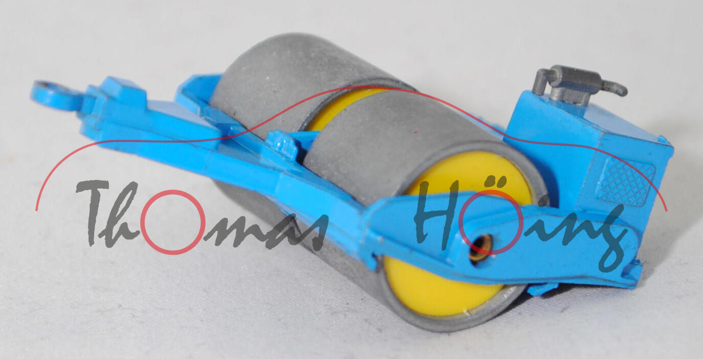 00004 Zettelmeyer Vibrations-Anhänge-Walze Typ VA 3 (Modell 1957-1965), Walzenrahmen dunkel-himmelblau, Zugöse mit Innendurchmesser 2,2 mm, SIKU, 1:60, m-