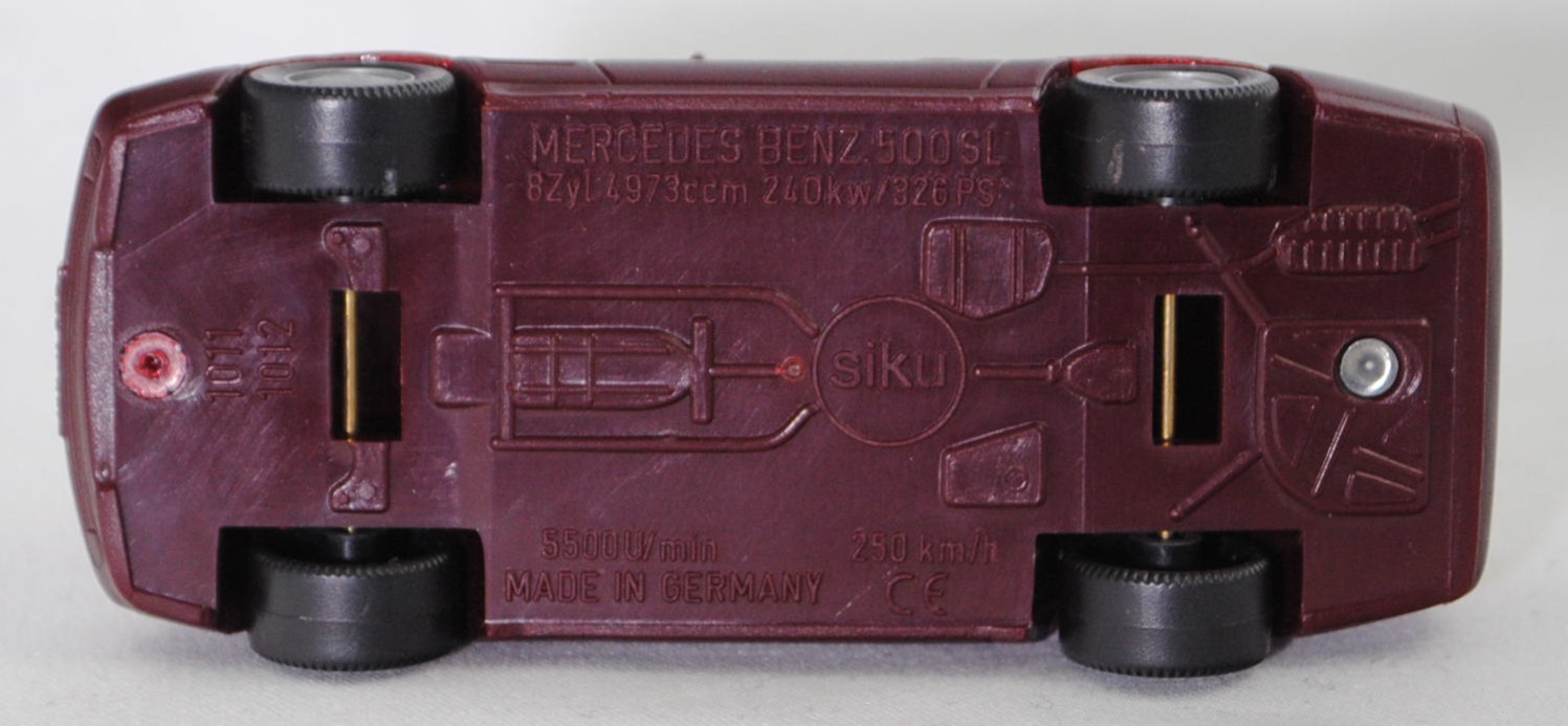 00000 Mercedes-Benz 500 SL (R 129, Modell 1989-1992), purpurrotmetallic, Stern im Kühlergrill und Scheibe seitlich unlackiert, Heckklappe ohne Stern, Germ, B7, SIKU, 1:55, m