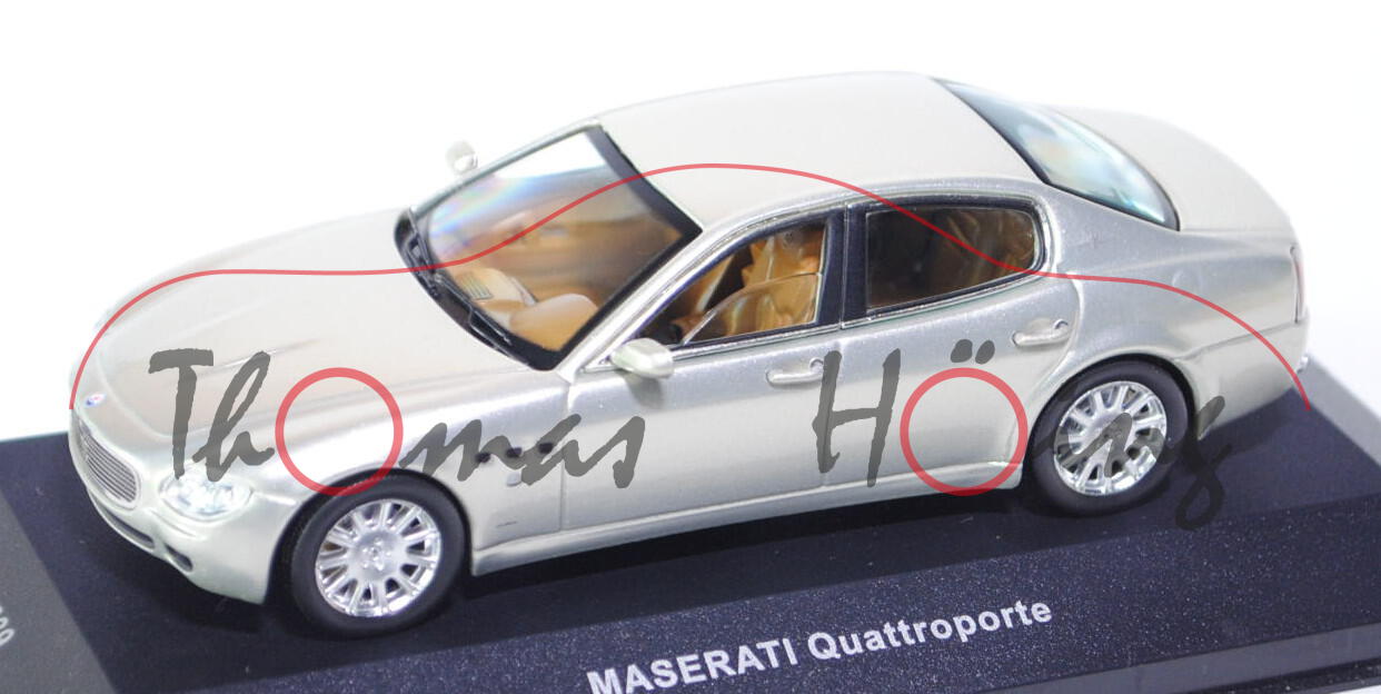 Maserati Quattroporte V, Modell 2003-2008, silbergold, IXO MODELS®, 1:43, PC-Box