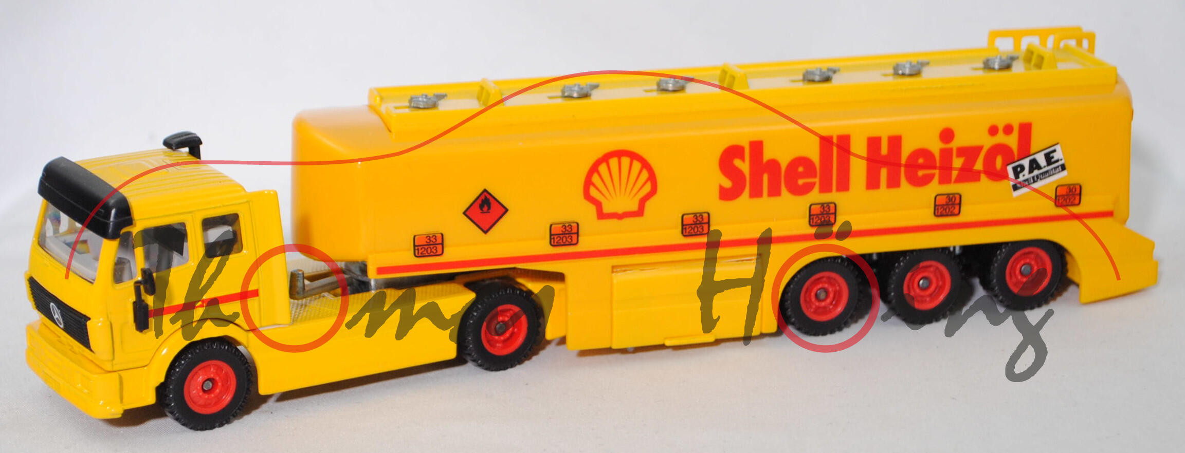 00002 Mercedes-Benz SK TOPAS-Tankzug, signalgelb, innen lichtgrau, Shell Heizöl / P.A.E., SIKU, 1:55