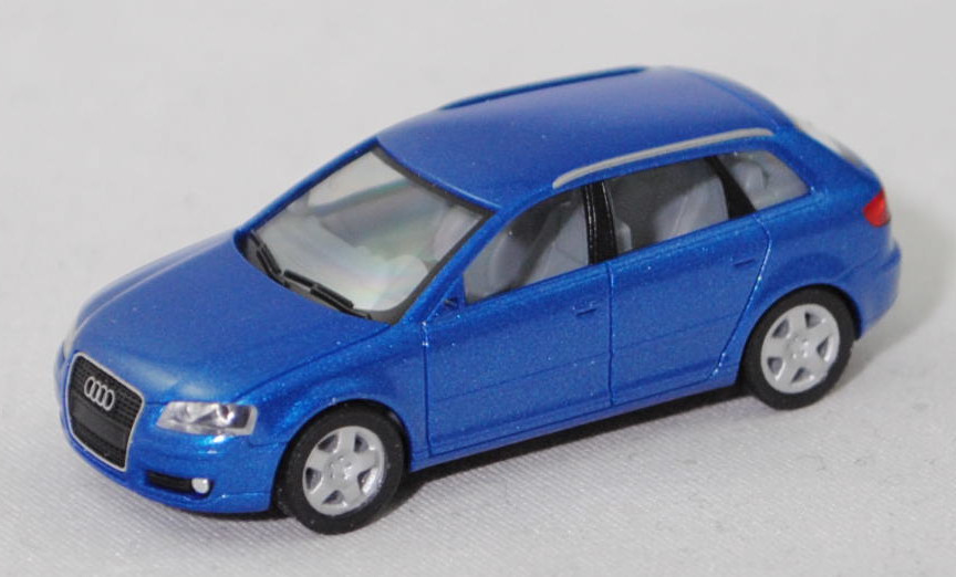 Audi A3 Sportback 3.2 Ambition quattro (Typ 8PA, Modell 2004-2008), sprintblau perleffekt, Herpa, 1:87, mb