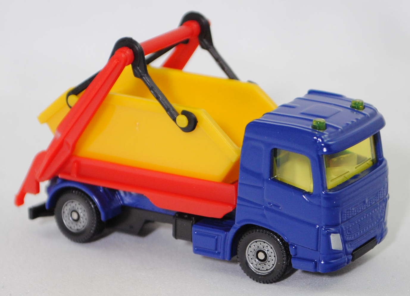 00000 Volvo FM 4x2 (3. Generation, Modell 2013-) Absetzkipper mit Absetzmulde, dunkel-ultramarinblau, Absetzvorrichtung rot, Absetzmulde gelb, SIKU SUPER, 1:82, P29f
