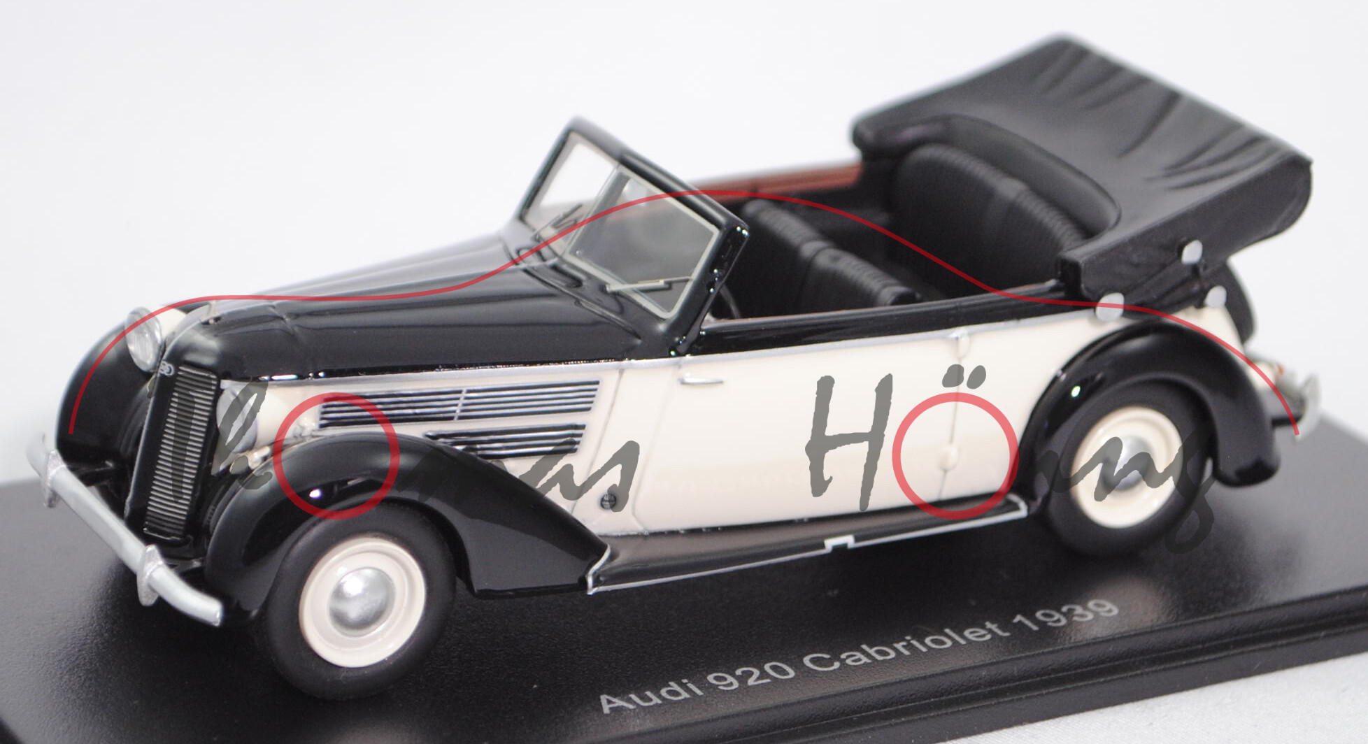 Audi 920 Cabriolet mit geöffnetem Verdeck (Modell 1938-1940), schwarz/perlweiß, NEO, 1:43, PC-Box