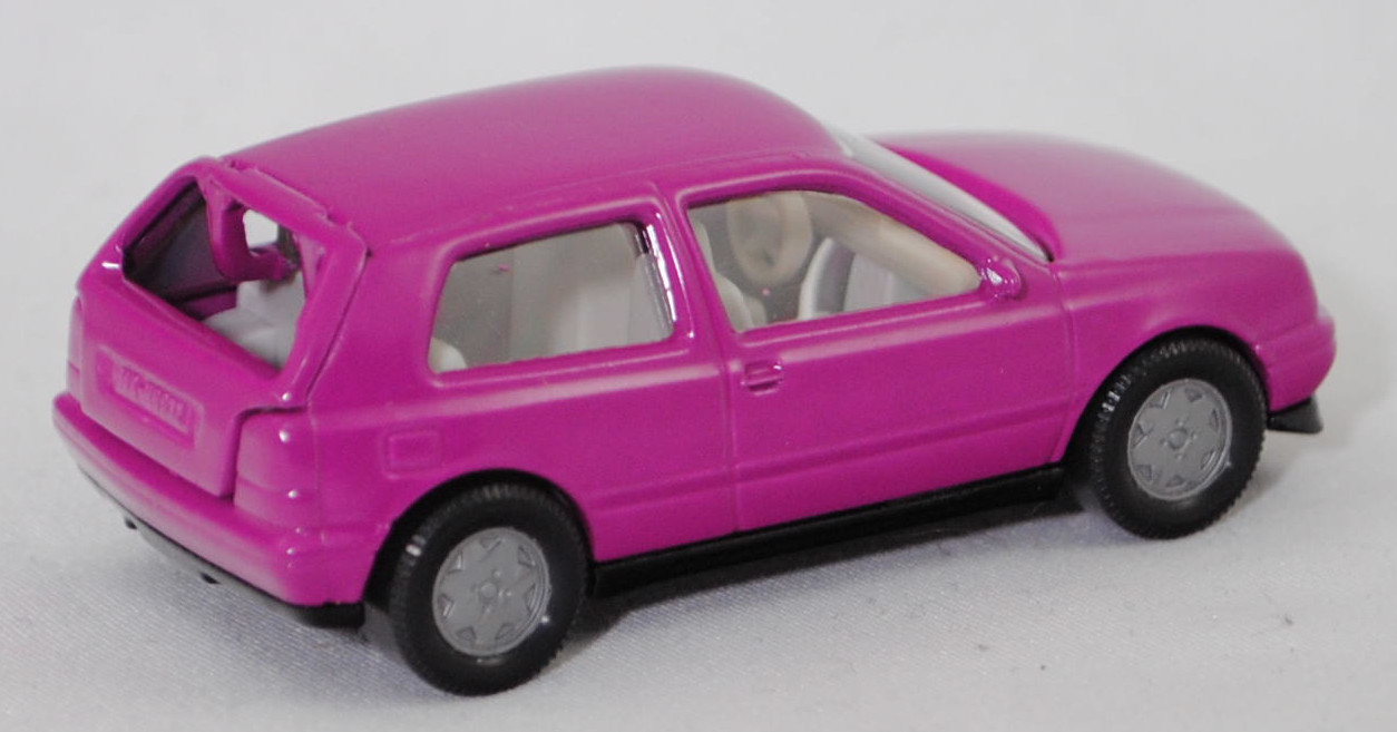 00002 VW Golf III 1.8 GL (Typ 1H, Vorfacelift, Modell 1991-1994), dunkel-verkehrspurpur, innen seidengrau, Lenkrad seidengrau, Chassis schwarz, Hong, Bpr. 1010, SIKU SUPER, 1:56, m
