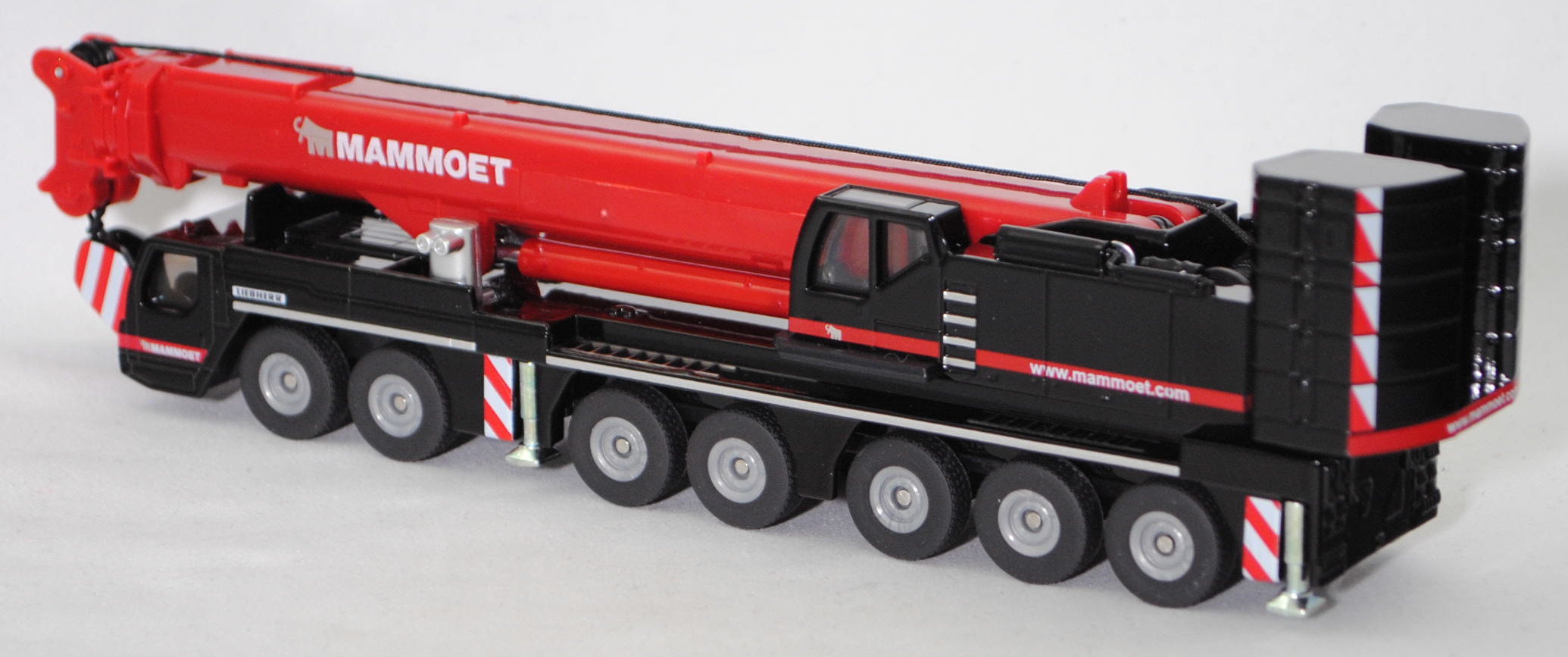 00300 NL LIEBHERR LTM 1400-7.1 Mobilkran (1. Generation, Modell 2005-2022), karminrot/schwarz, MAMMOET / www.mammoet.com, SIKU SUPER, 1:87, Werbeschachtel