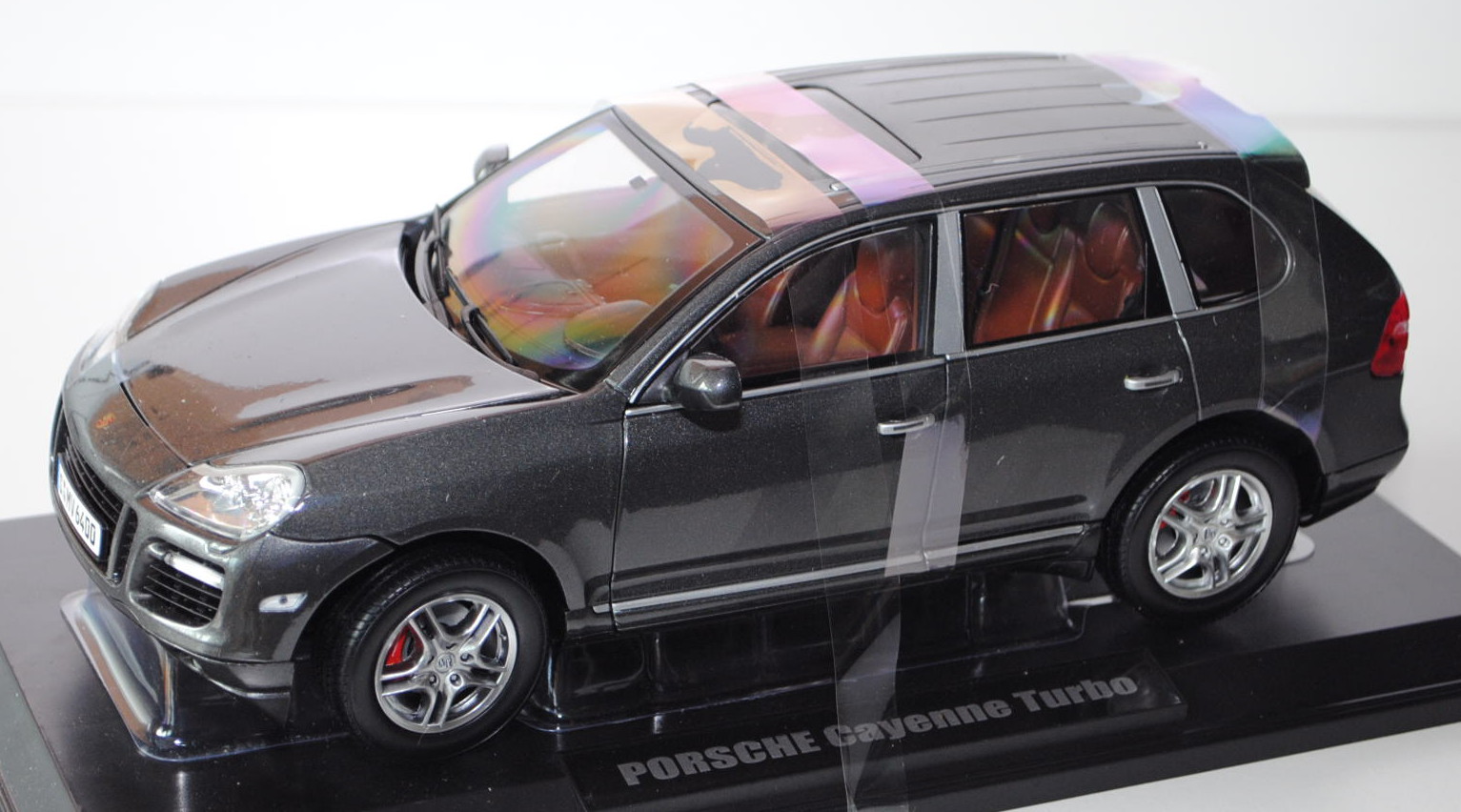 Porsche Cayenne Turbo, Modell 2007-2010, meteorgraumetallic, 1:18, Norev, mb