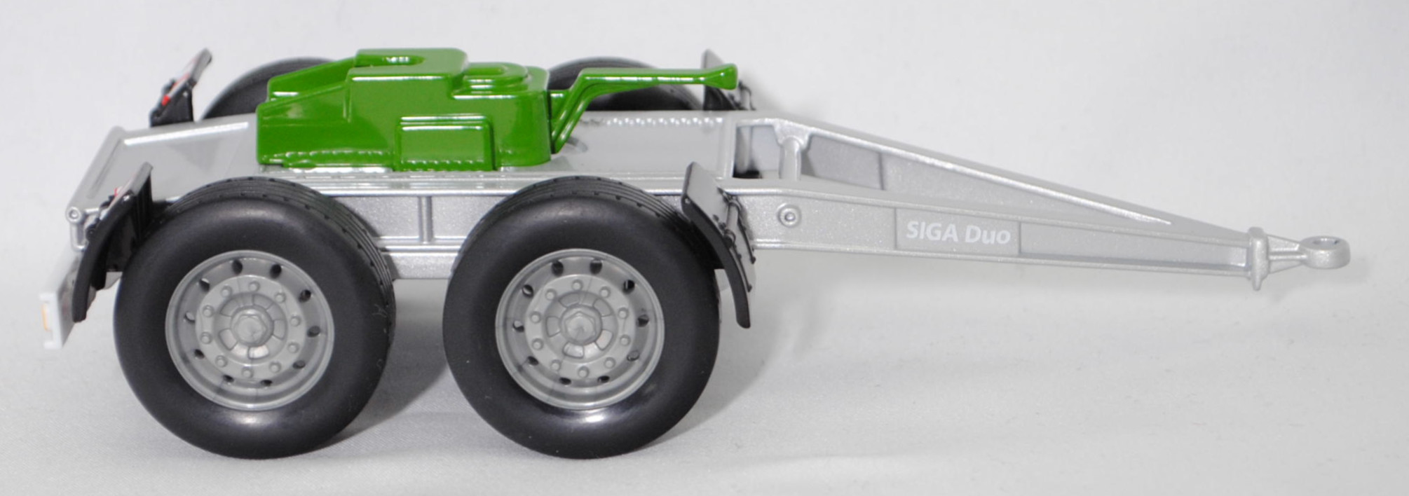 00401 Dolly SIGA Nova Duo (Typ Fahrgetsell mit 2 Achsen, Modell 2006-), Fahrgestell silber, D-Nummernschild OL MK 100, Kupplung grün, SIKU FARMER, 1:32, L17mpK (Limited)