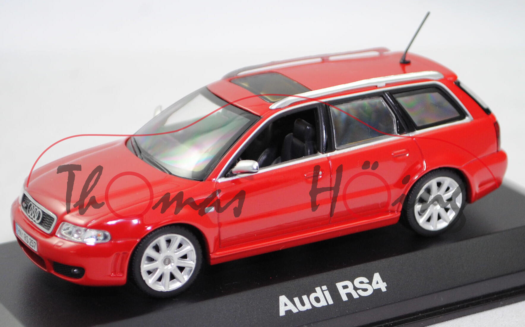 Audi RS4 (Baureihe B5, Typ 8D5, Mod. 99-01), misanorot perleffekt (N9 / LZ3M), Minichamps, 1:43, PC-Box