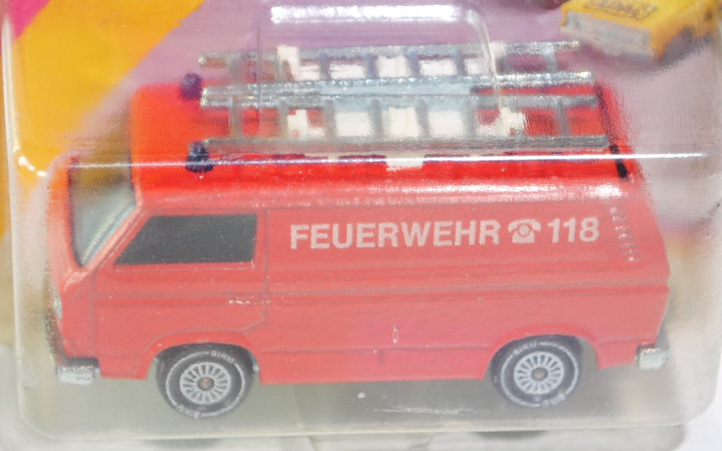 03900 VW Transporter 2,0 Liter (Typ T3) Feuerwehr-Gerätewagen, Modell 1979-1982, verkehrsrot, innen