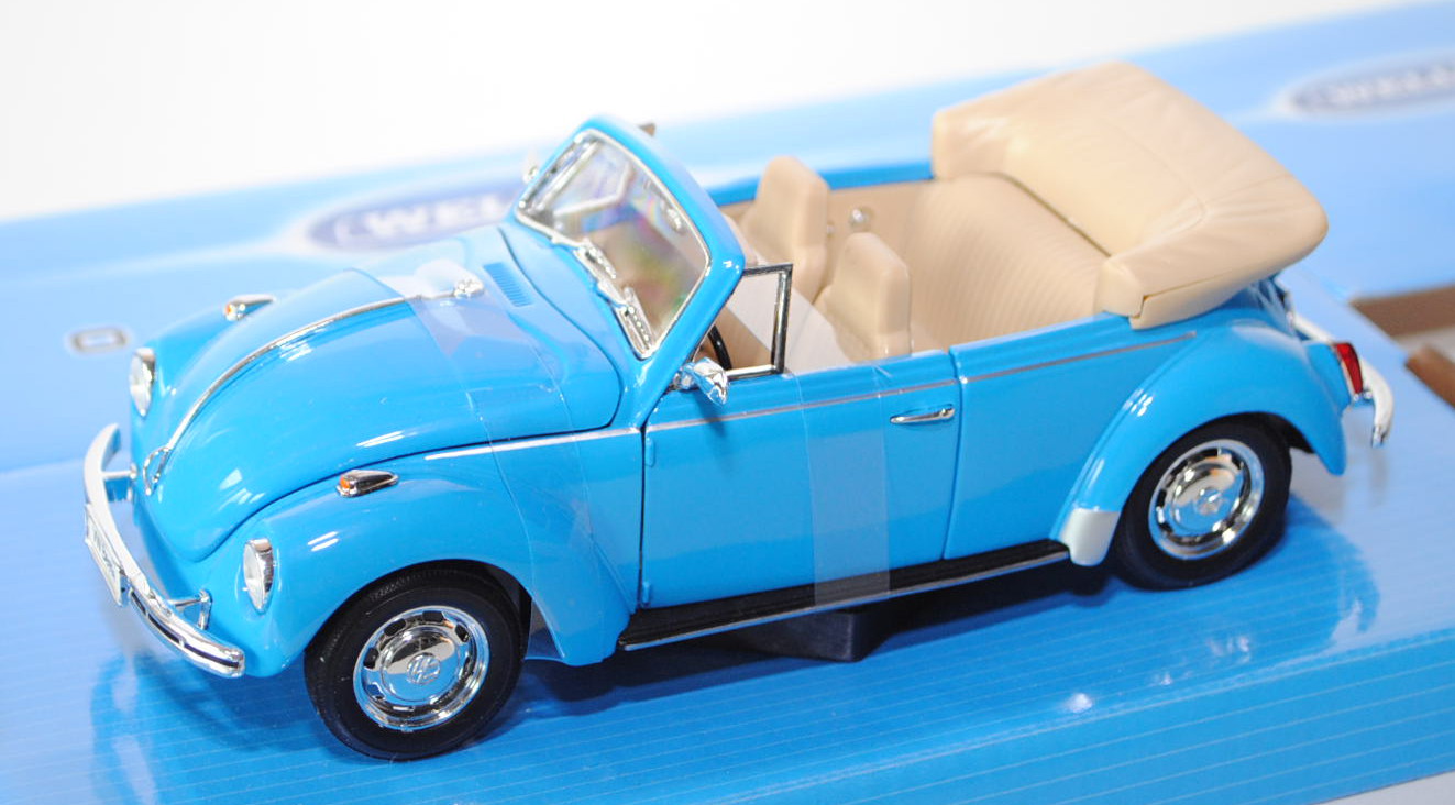 VW Käfer 1302 LS Cabriolet, Modell 1970-1972, himmelblau, Türen und Haube vorne zu öffnen, Sitzlehne