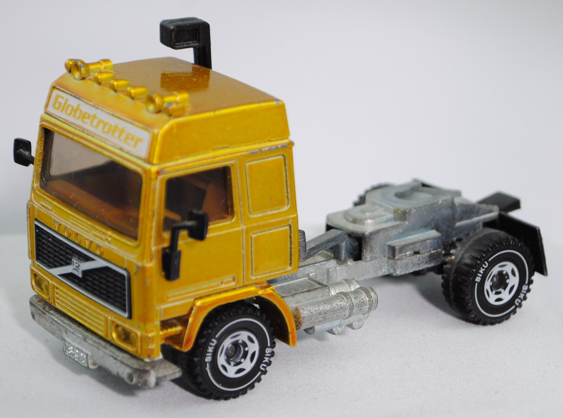 Volvo F12 Turbo 6 Globetrotter (1. Generation, Fahrerhaus mit Schlafkabine, Modell 1979-1983) Sattel