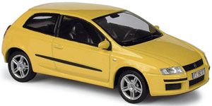 Fiat Stilo Dreitürer, Modell 2001-2004, ginstergelb, Norev, 1:43, Werbeschachtel