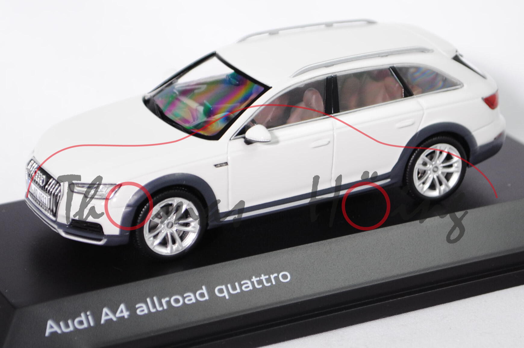 Audi A4 allroad quattro (B9, Typ 8W, Modell 2016-), gletscherweiß, Minimax, 1:43, Werbeschachtel