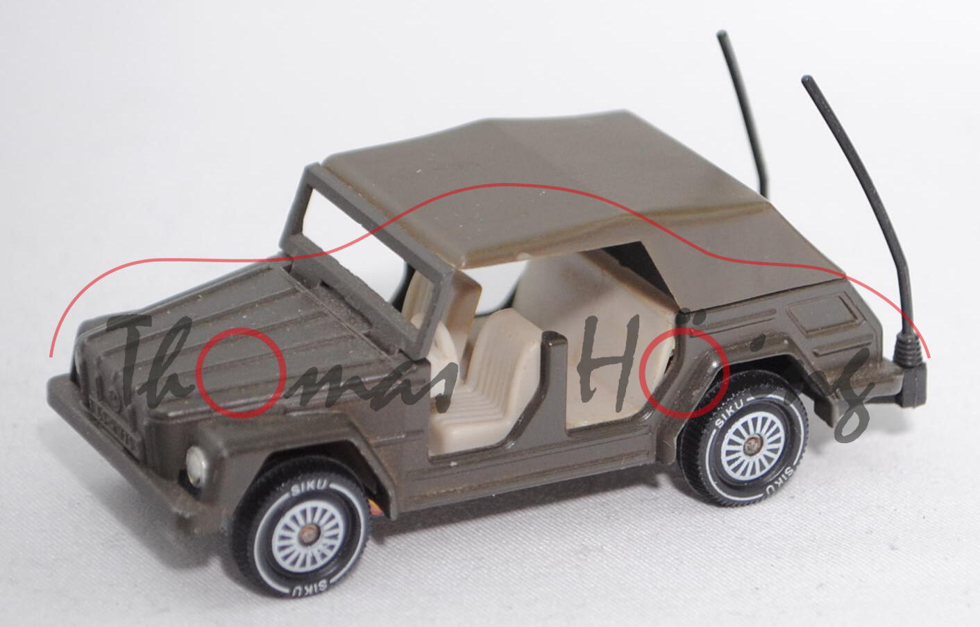 00001 VW Typ 181 1600 (Modell 1973-1980) Militär, grauoliv, innen lichtgrau, R11, ca. 1:57