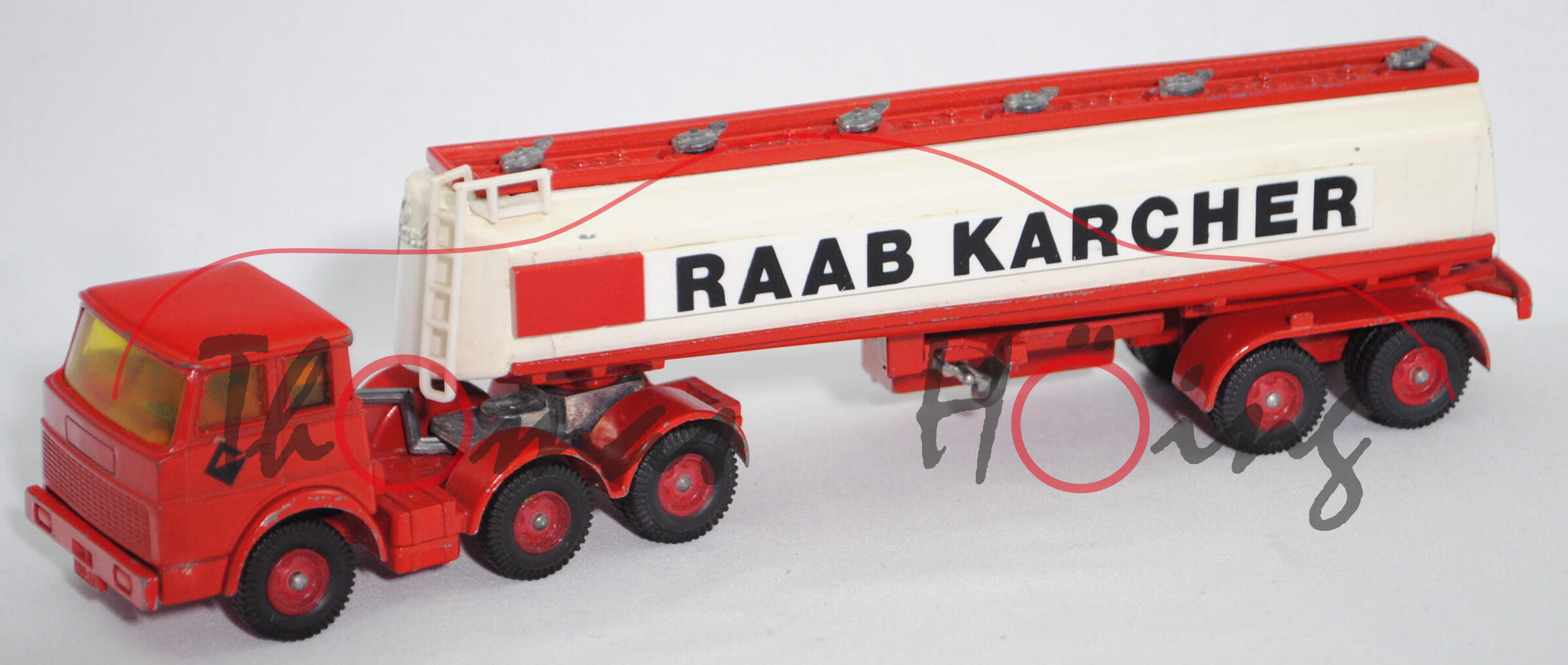 Hanomag-Henschel F 201 S-2A (Mod. 71-72) Tankzug, rot, RAAB KARCHER, Leiste links nicht komplett, m-