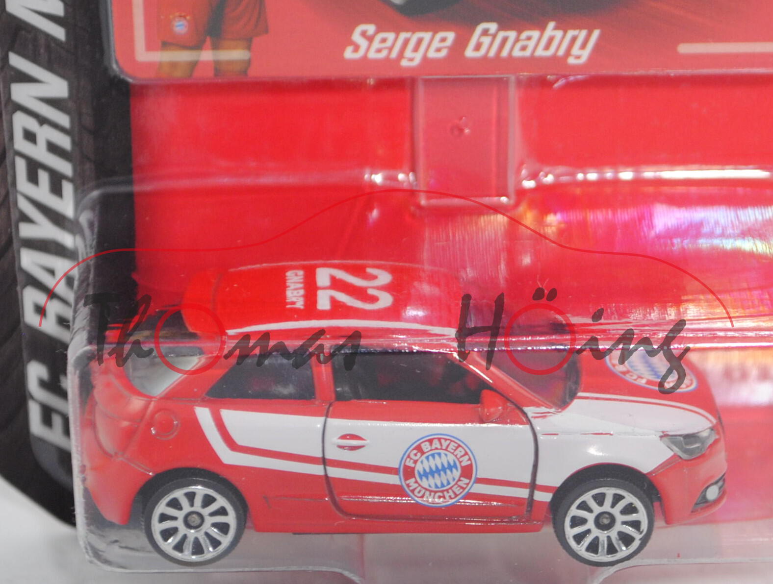 Audi A1 (Typ 8X, Modell 10-14), verkehrsrot, Bayern München / 22 / GNABRY, majorette, 1:64, Blister