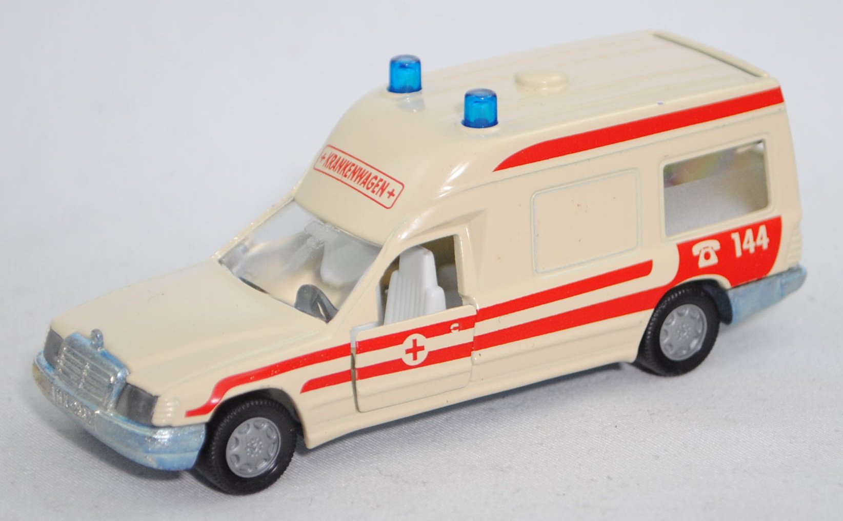 03800 A Mercedes-Benz 260 E (BR VF 124 E 26, Mod. 1986-1989) Binz-Ambulanz, hellelfenbein, 144, L14n