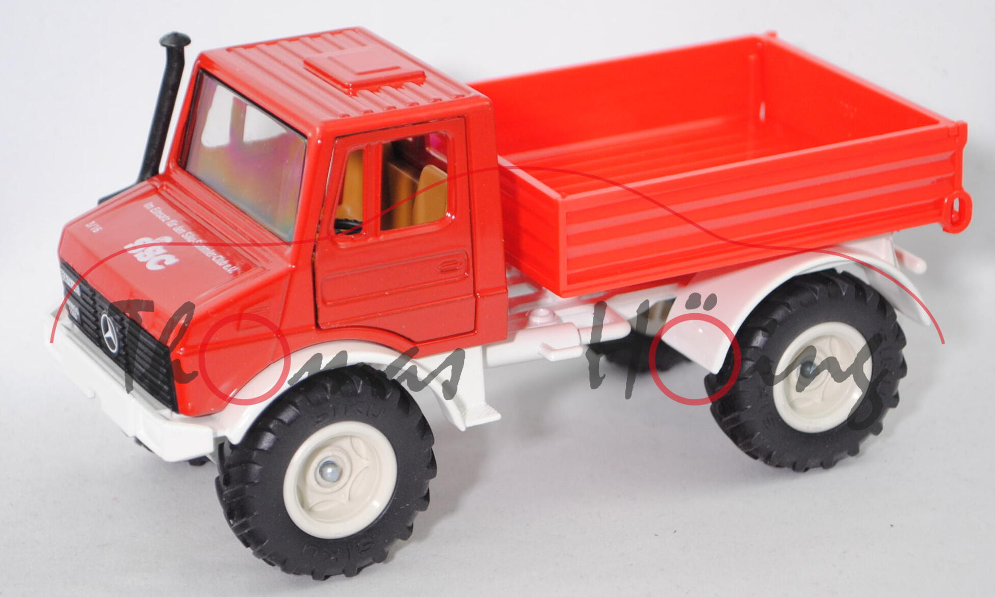 00401 SSC 2016 MB Unimog U 1500 (BR 425, Modell 75-88), rot/weiß, Im Einsatz für den SSC, Werbebox