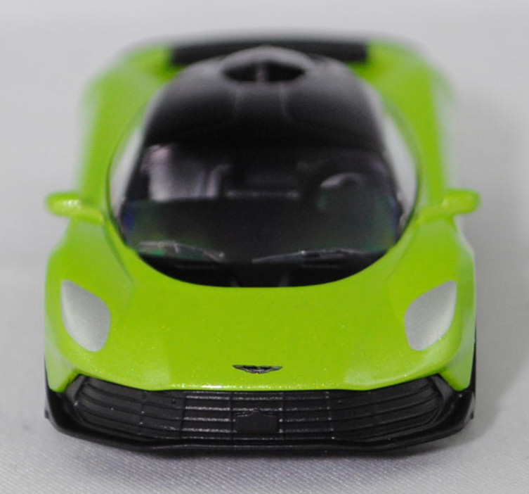 00000 Aston Martin Valhalla (1. Generation, TM01, Modell 2025-), Karosserie hell-gelbgrünmetallic, innen schwarz, Dach schwarz, B54 schwarz, SIKU SUPER, 1:59, P29f
