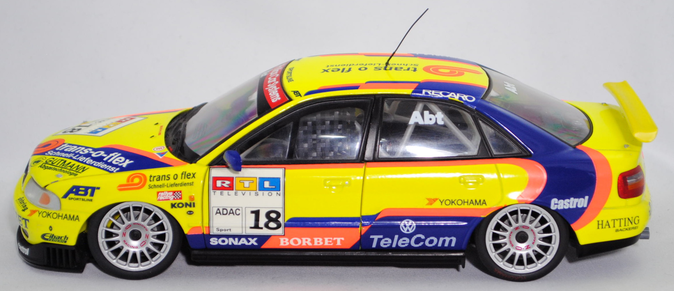 UTmodels AUDI A4 STW 1/18