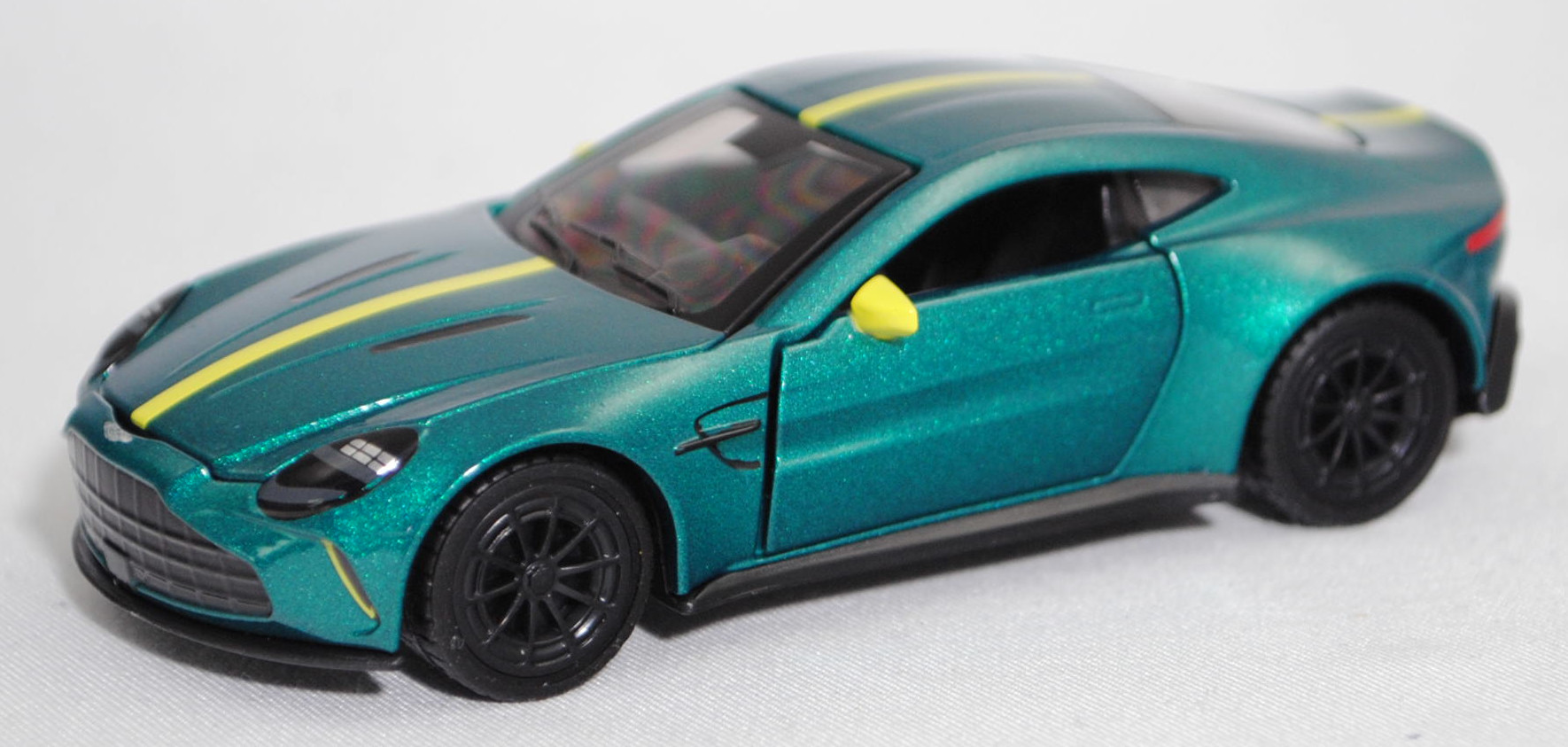 00000 Aston Martin Vantage AMV24 Edition (4. Generation, AM6, Facelift 2024, limitierte Auflage 24 Fahrzeuge, Modell 2025), podium green metallic, SIKU SUPER 1:50, L17mpK
