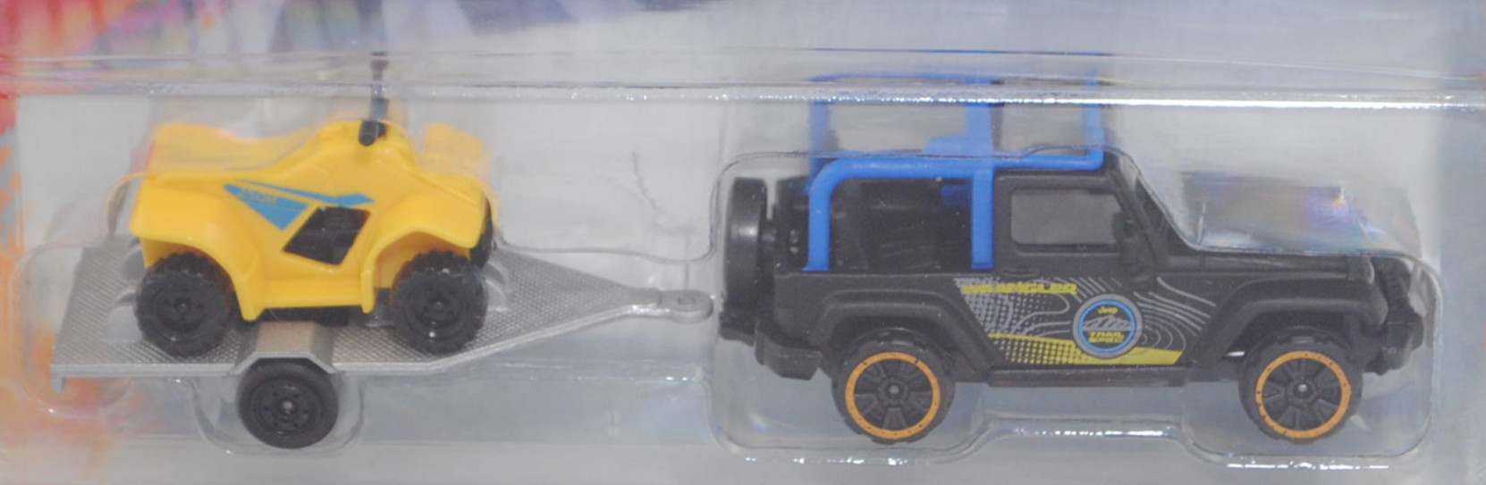Jeep Wrangler Rubicon (Typ JK, Modell 2007-2018) mit Einachsanhänger und Quad, mattschwarz + silbergraumetallic, Quad: verkehrsgelb/schwarz, majorette, Blister (CITY Trailer Set)