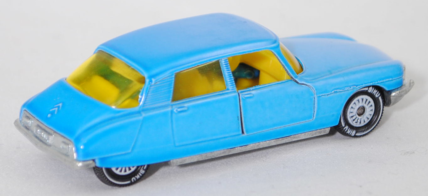 00005 Citroen DS 21 (2. Generation D-Modelle, Vorfacelift, Modell 1967-1968), hell-himmelblau, innen zinkgelb, Germ, R11 gerillt, SIKU SUPER, 1:61, m