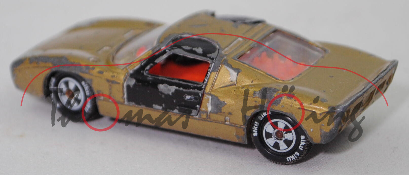 00003 Ford GT40 (Mk I bzw. Mark 1, Modell 1965-1967), Karosserie goldmetallic, Türen schwarz, Bpr. V 296 / Germ, Verglasung klar, R10 weiß, SIKU SUPER, 1:57, vsc