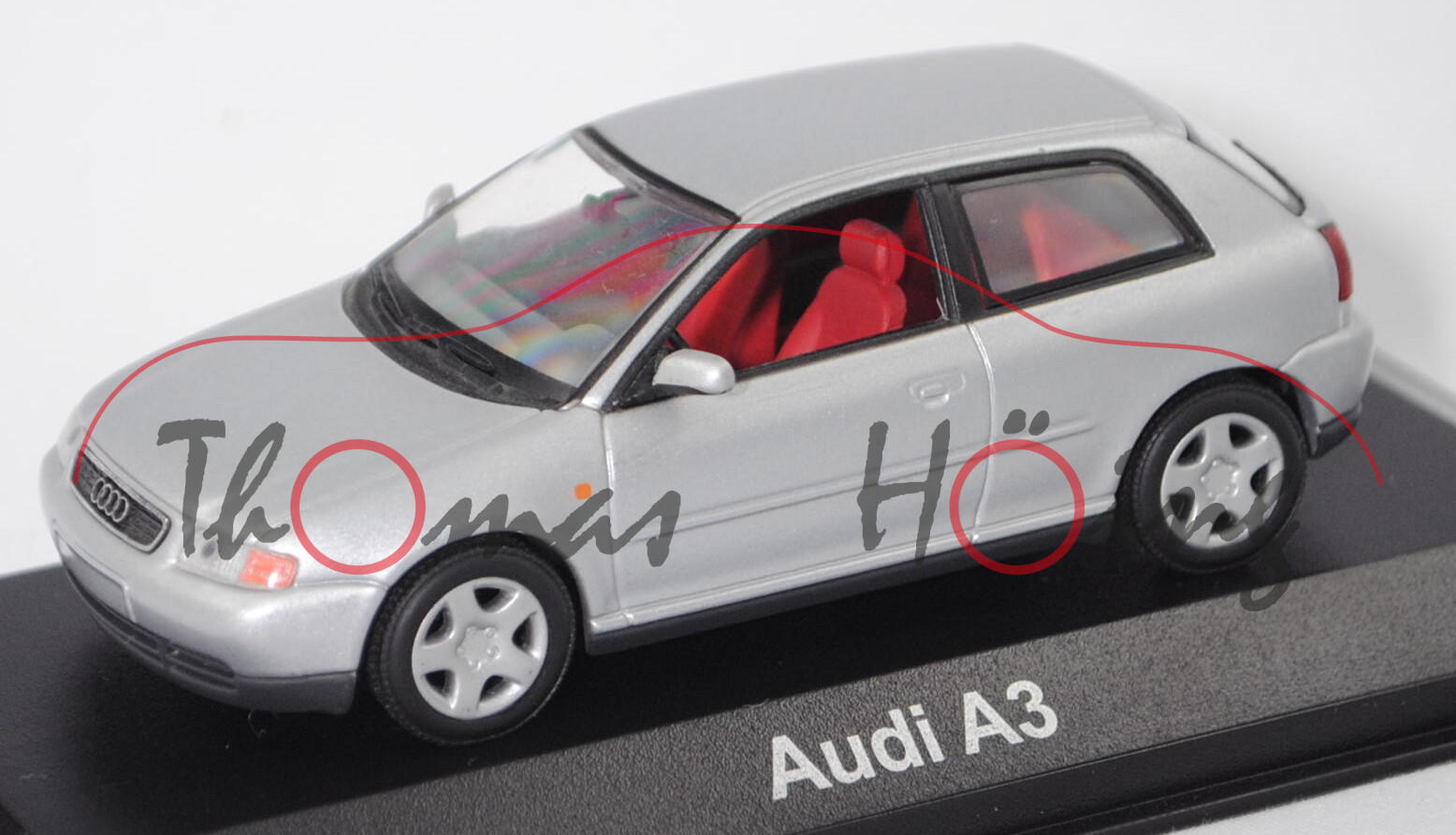 Audi A3 1.8 3-türig (Typ 8L, Vorfacelift, Mod. 1996-2000), alusilber metallic, Minichamps, 1:43, mb